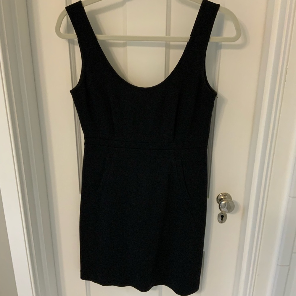 Theory black scoopneck dress with pockets